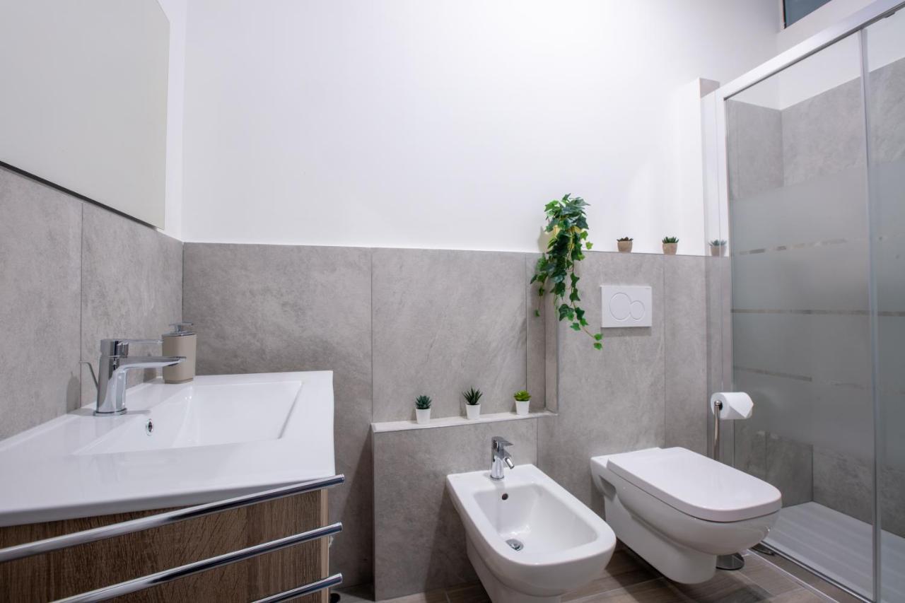 Milano City Apartments - Stylish House Free Wifi-Parking-Airport Milão Exterior foto